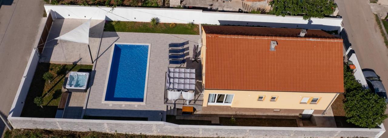 Villa Family And Friends Private Heated Pool With Jacuzzi Zadar Zewnętrze zdjęcie