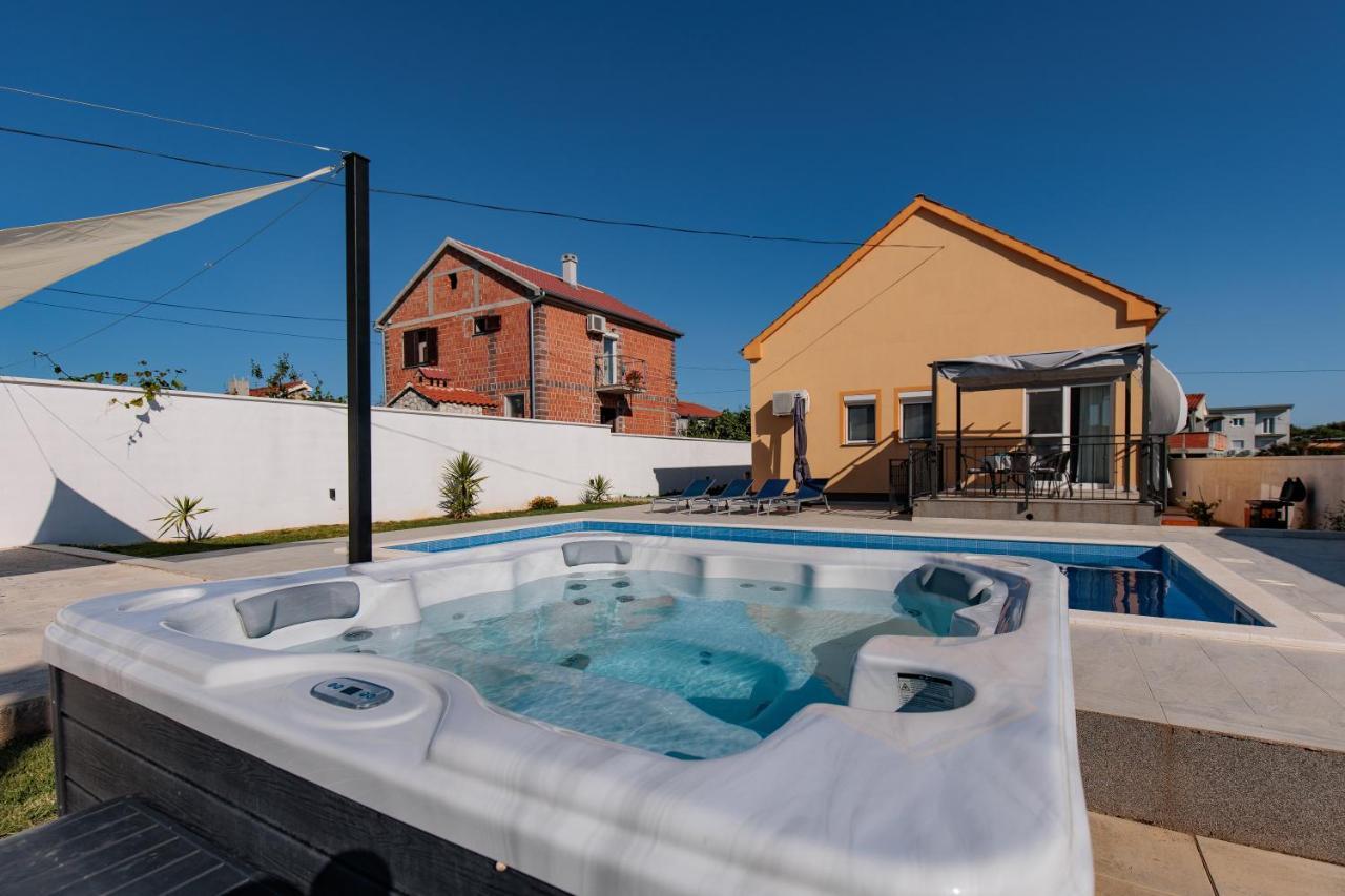 Villa Family And Friends Private Heated Pool With Jacuzzi Zadar Zewnętrze zdjęcie