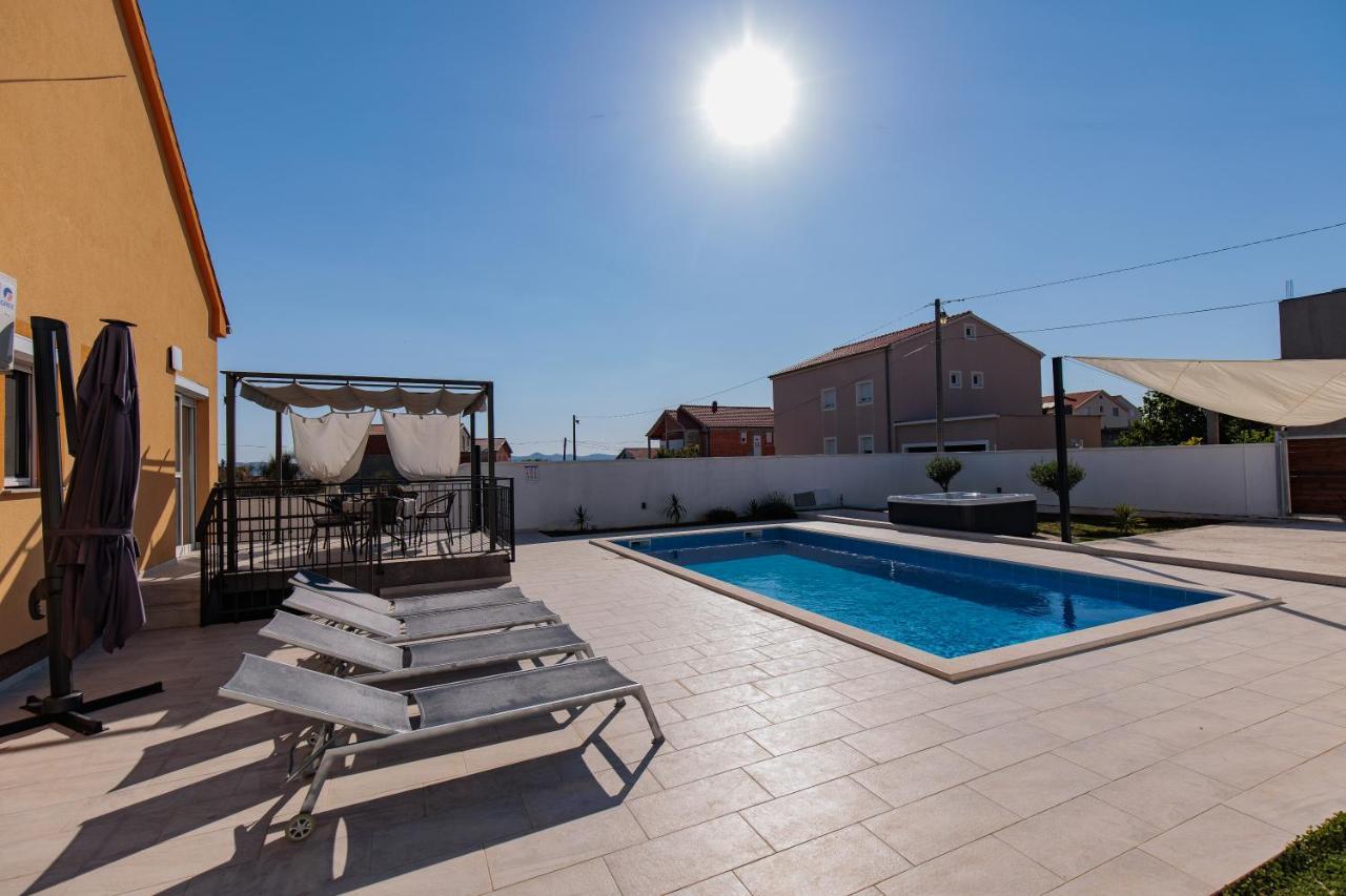 Villa Family And Friends Private Heated Pool With Jacuzzi Zadar Zewnętrze zdjęcie